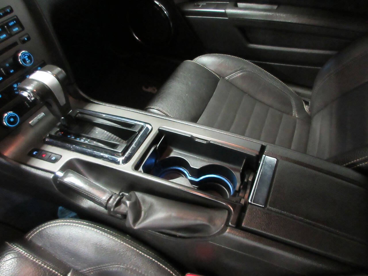 Used 2011 Ford Mustang Premium w/ 202A Rapid Spec Order Code RWD image 21
