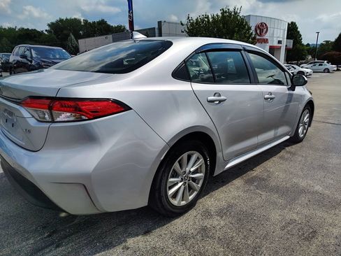 Used 2023 Toyota Corolla LE w/ LE Convenience Package FWD image 4