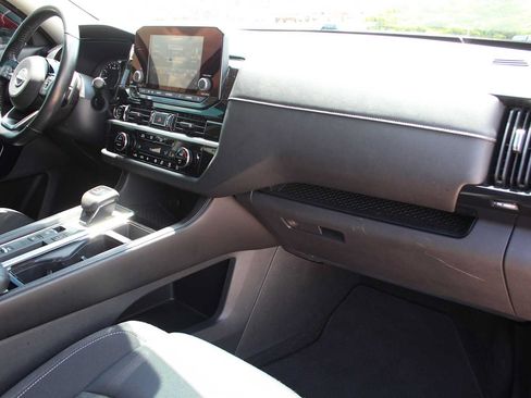 Used 2022 Nissan Pathfinder SV FWD image 19