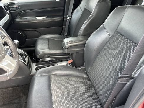 Used 2016 Jeep Compass Latitude AWD/4WD image 11