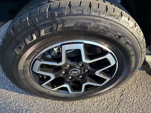 Used 2023 Ford Bronco Outer Banks image 16