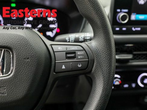 Used 2023 Honda HR-V LX image 16