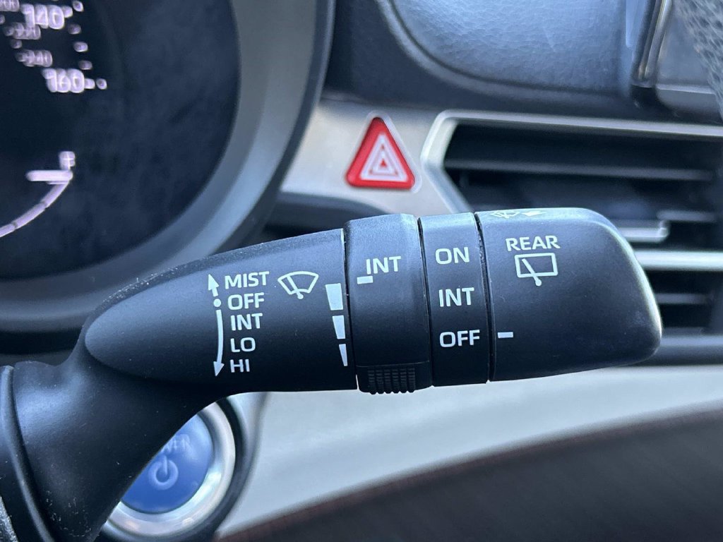 Used 2022 Toyota Sienna LE AWD/4WD image 37