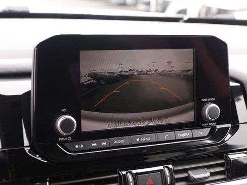 Used 2025 Nissan Pathfinder SV FWD image 19