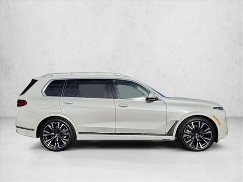 Used 2023 BMW X7 xDrive40i w/ Premium Package AWD/4WD image 4