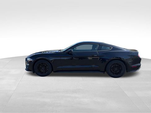 Used 2019 Ford Mustang Coupe RWD image 3