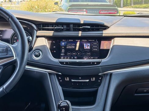 Certified 2023 Cadillac XT5 Premium Luxury w/ Platinum Package AWD/4WD image 13