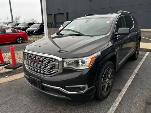 Used 2017 GMC Acadia Denali w/ Technology Package image 2
