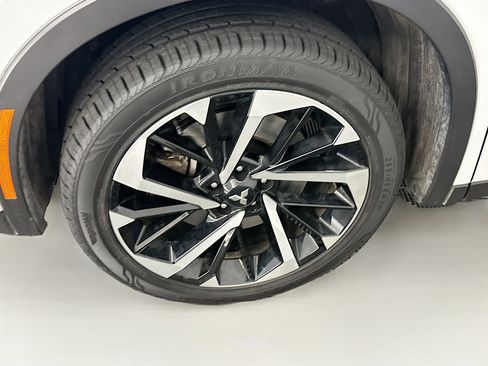 Used 2024 Mitsubishi Outlander SE image 11