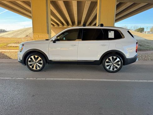 Used 2022 Kia Telluride EX w/ EX Premium Package image 6