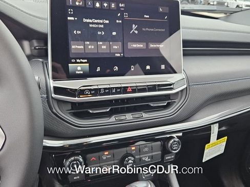 New 2026 Jeep Compass Latitude image 19