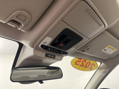 Certified 2025 Honda Accord SE image 27