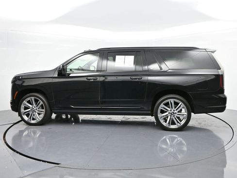 Used 2025 Cadillac Escalade ESV Sport Platinum image 4