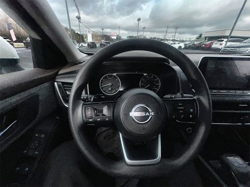 Used 2023 Nissan Rogue SV image 20