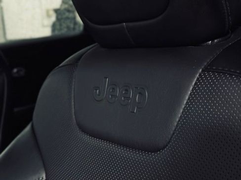 Used 2022 Jeep Cherokee Limited image 21