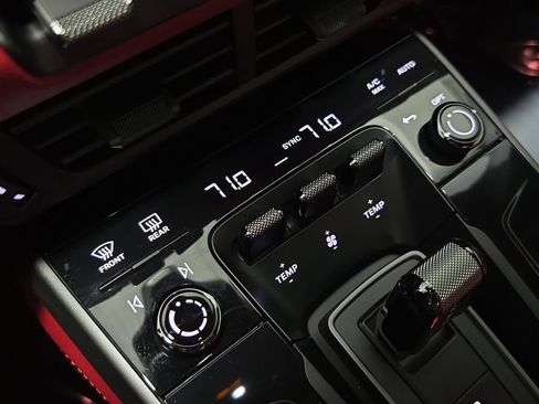 Certified 2025 Porsche 911 Carrera RWD image 19