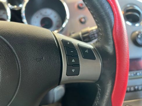 Used 2007 Pontiac Solstice Convertible w/ Premium Package RWD image 15