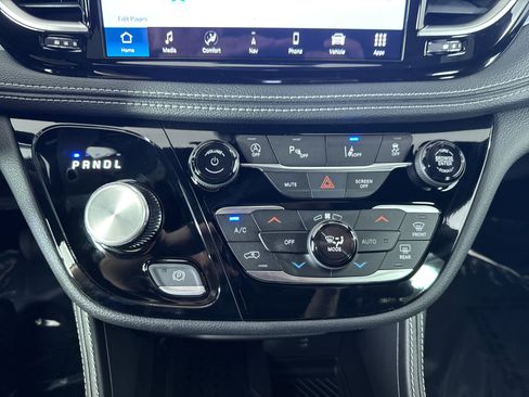 New 2026 Chrysler Pacifica Limited w/ S Appearance Package image 21