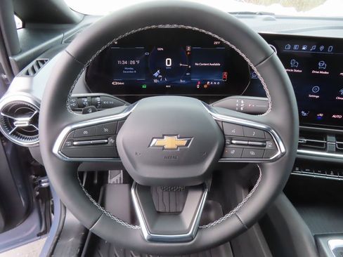 New 2026 Chevrolet Equinox EV LT image 4