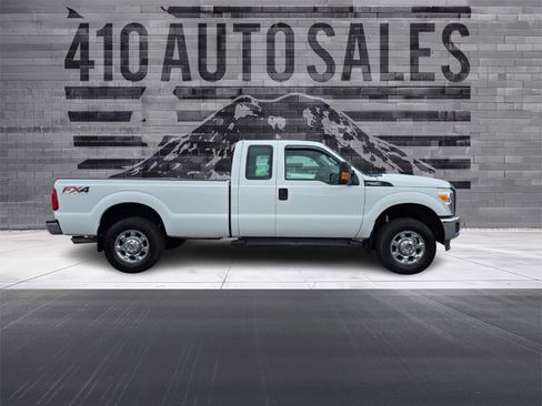 Used 2013 Ford F250 XL w/ PWR Equipment Group AWD/4WD image 2
