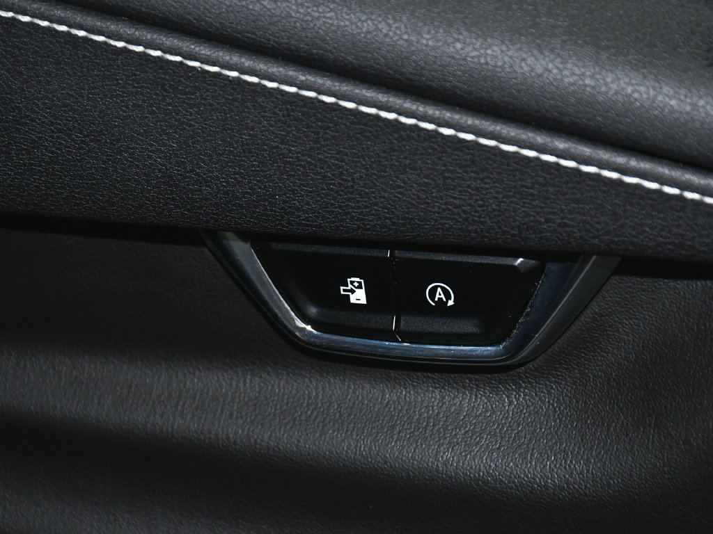 Used 2025 Chevrolet Corvette E-Ray AWD/4WD image 40