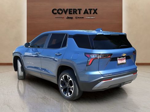 Used 2026 Chevrolet Equinox LT FWD image 3