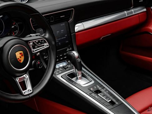 Used 2019 Porsche 911 Turbo image 57