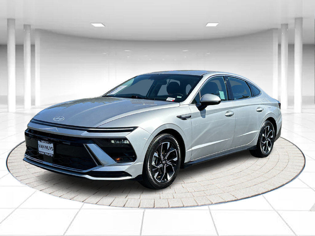 Used 2025 Hyundai Sonata SEL FWD image 1