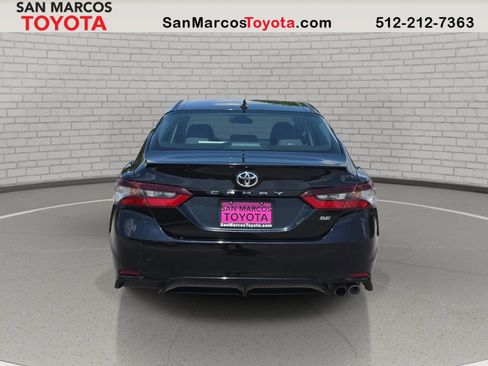 Used 2021 Toyota Camry SE FWD image 7