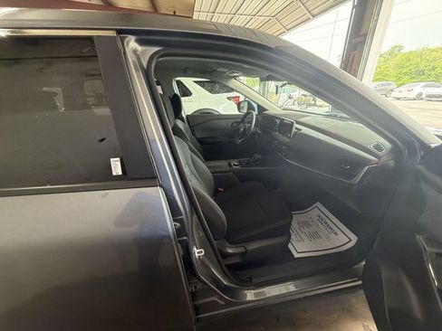 Used 2023 Nissan Rogue S AWD/4WD image 23