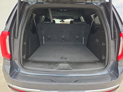 Used 2021 GMC Yukon XL SLT image 25