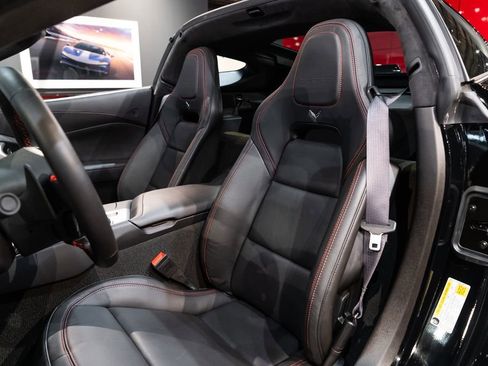 Used 2016 Chevrolet Corvette Z06 w/ 3LZ Preferred Equipment Group image 4