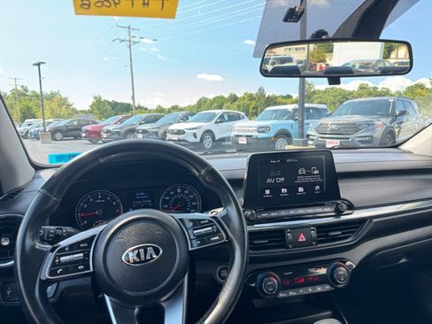 Used 2020 Kia Forte EX FWD image 2