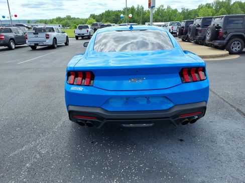 Used 2024 Ford Mustang GT RWD image 4