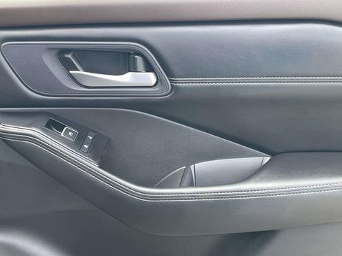 Used 2023 Nissan Rogue SL image 12