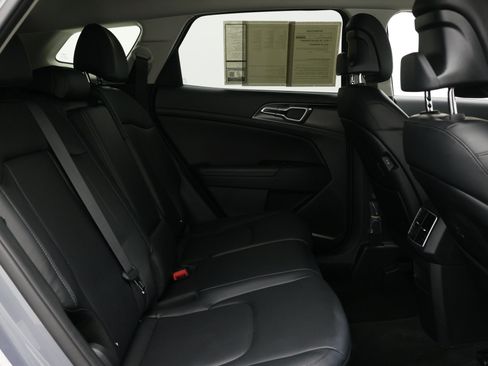 Used 2024 Kia Sportage EX FWD image 38