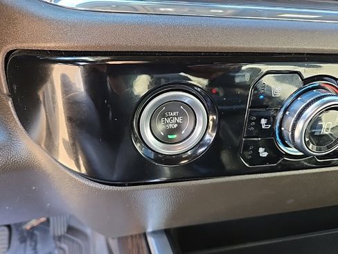 Used 2023 GMC Sierra 1500 SLT w/ SLT Premium Package image 29