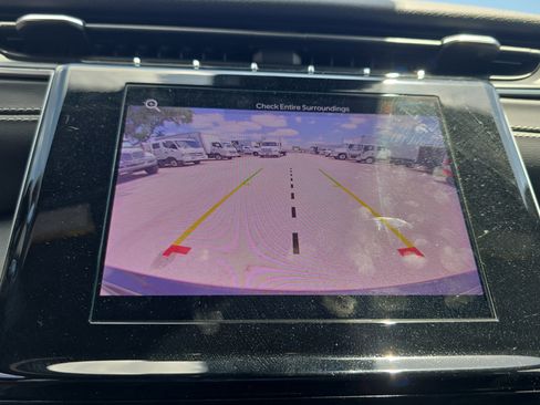 Used 2024 Jeep Grand Cherokee Altitude image 32