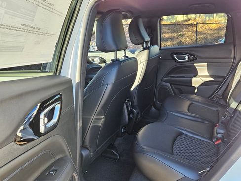 New 2026 Jeep Compass Latitude image 7