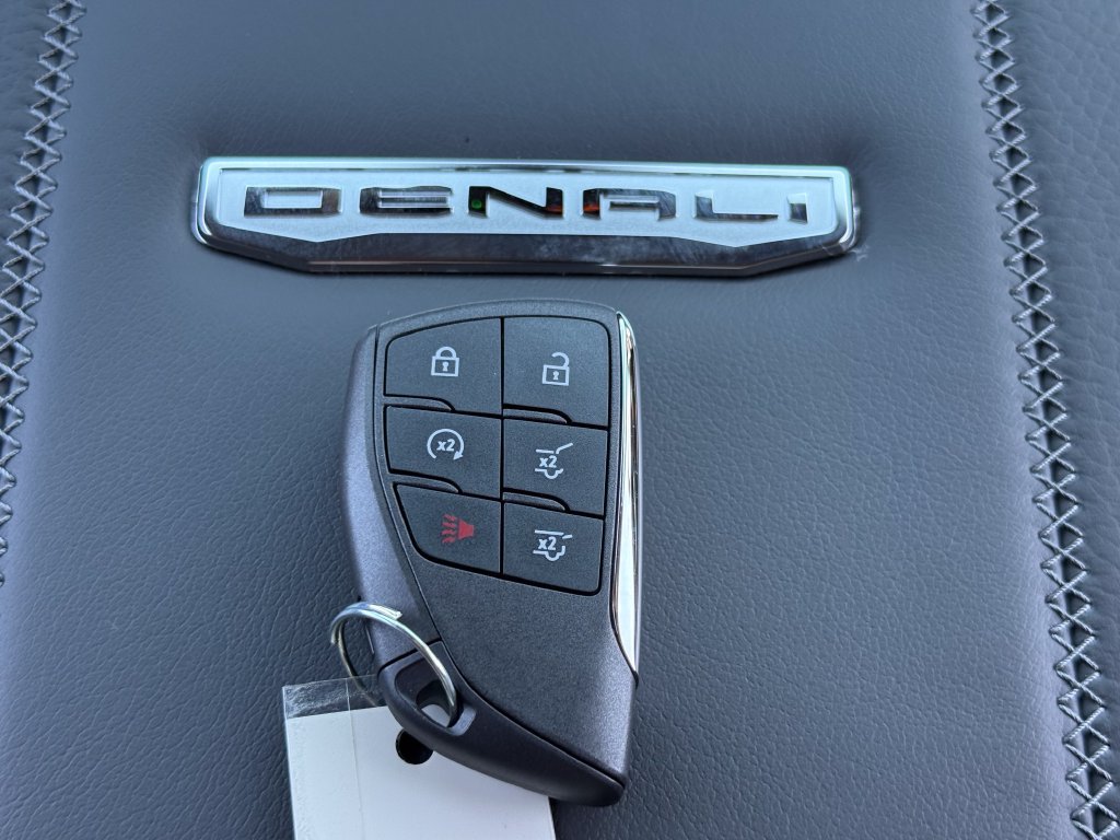 New 2026 GMC Yukon XL Denali w/ Denali Reserve Package AWD/4WD image 43