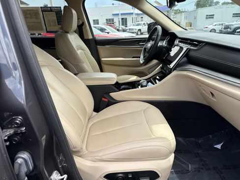 Used 2021 Jeep Grand Cherokee L Limited AWD/4WD image 33