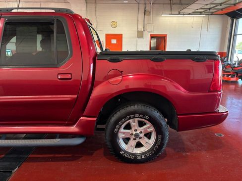 Used 2005 Ford Explorer Sport Trac XLT image 10