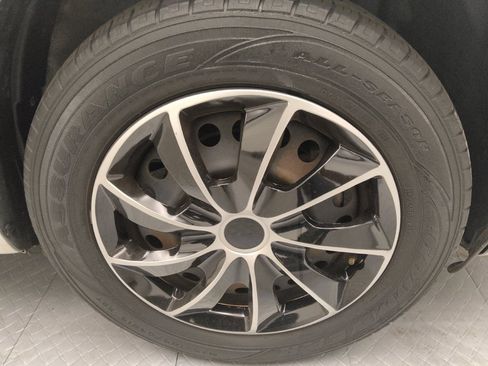 Used 2018 Nissan Versa Note SV FWD image 31