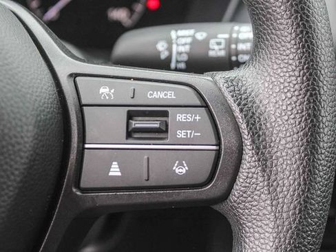 Used 2025 Honda HR-V LX image 31