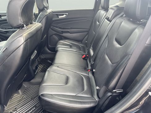 Used 2019 Ford Edge Titanium w/ Equipment Group 301A AWD/4WD image 20