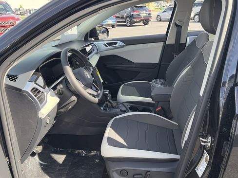 New 2026 Volkswagen Taos SE AWD/4WD image 11