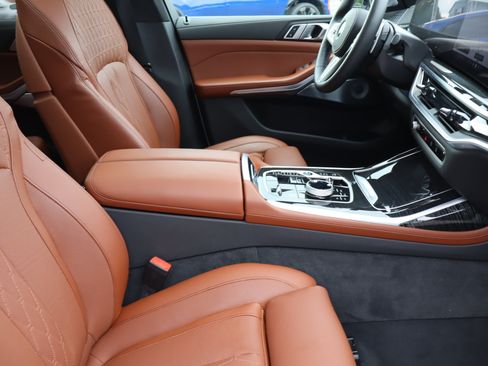 Used 2025 BMW X7 M60i AWD/4WD image 24