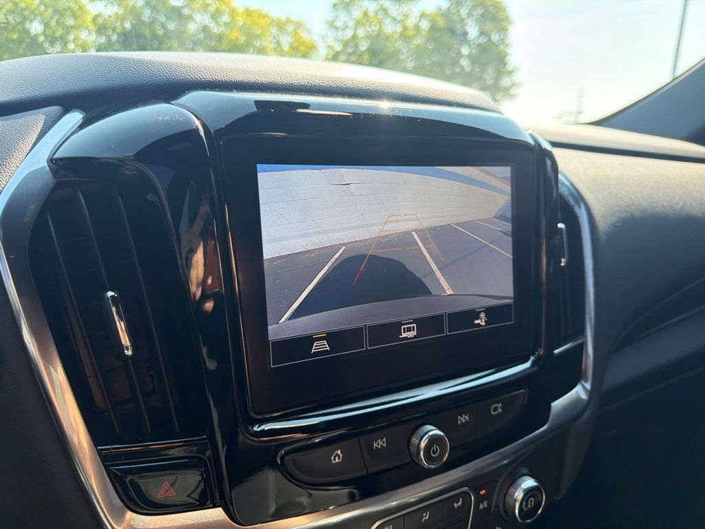 Used 2023 Chevrolet Traverse LT FWD image 30