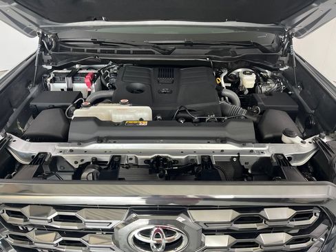 Used 2024 Toyota Tundra Platinum AWD/4WD image 9