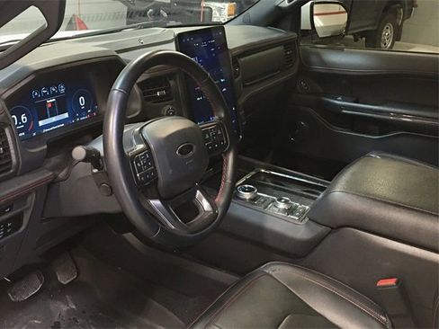 Used 2023 Ford Expedition Max Limited image 3